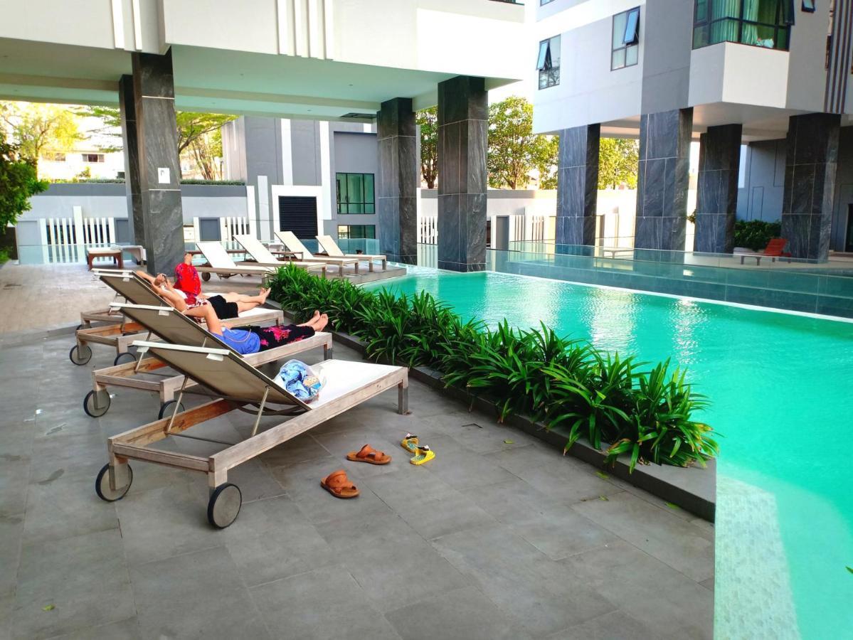 The Base Horizon Central Pattaya Εξωτερικό φωτογραφία